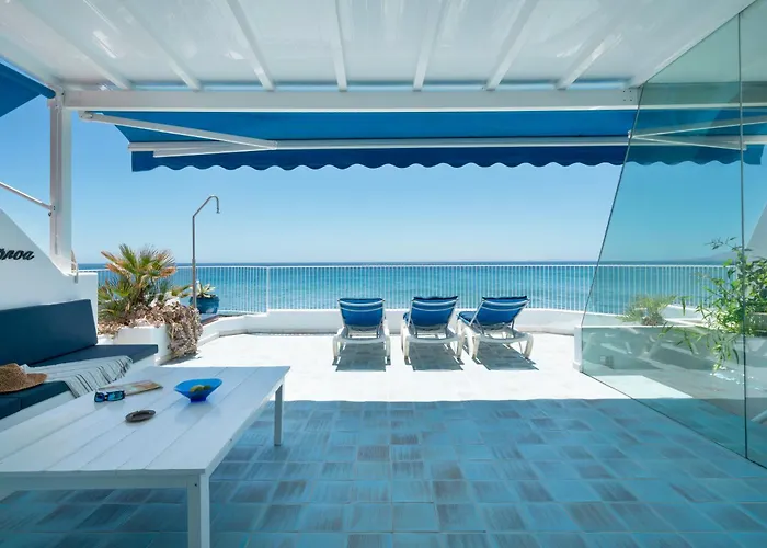 Luxury Sea Front Caleton 40